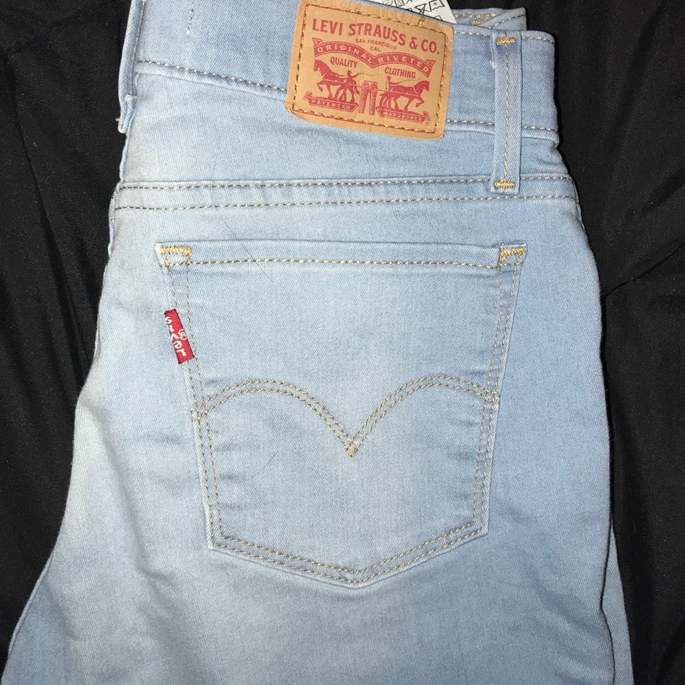 Sold! For Jackie!! 😀 Woman’s Levi jeans